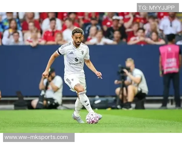 曼联今日训练亮点库尼亚笑容满面伤势恢复良好 曼联今日训练亮点库尼亚笑容满面伤势恢复良好