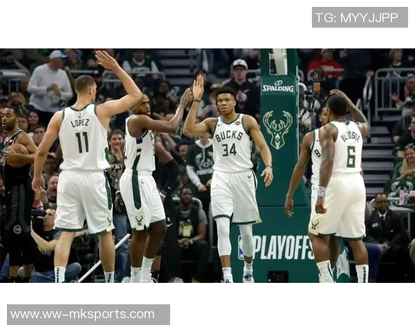 杰伦约翰逊本季表现惊艳40105成联盟前锋佼佼者与字母哥并肩而立 杰伦约翰逊本季表现惊艳40105成联盟前锋佼佼者与字母哥并肩而立