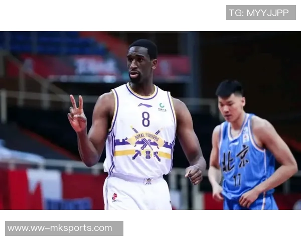 米切尔首节火力全开6投5中三分3中3独揽13分助攻抢断齐飞