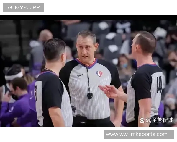 布克回应连吃两次技术犯规称裁判未看见错误导致掘金获得球权