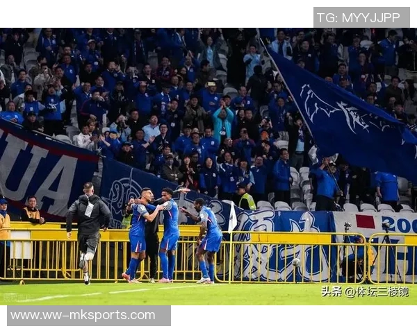 申花与首尔FC半场战成平局申花多次射门未能破门阿苏埃错失良机 申花与首尔FC半场战成平局申花多次射门未能破门阿苏埃错失良机